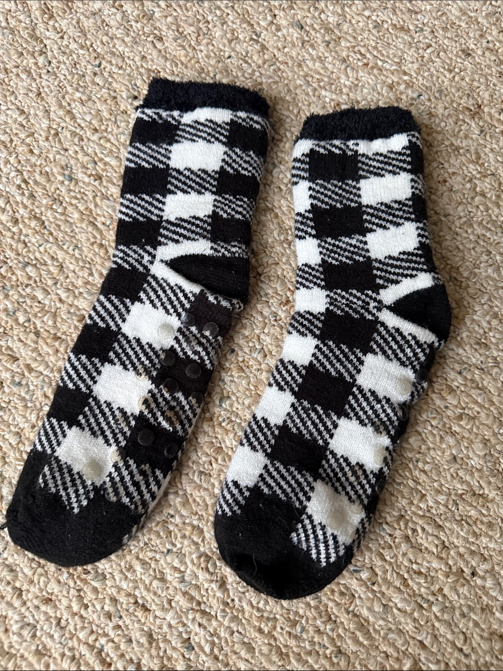 Black & White Plaid Cozy Non-Slip Socks